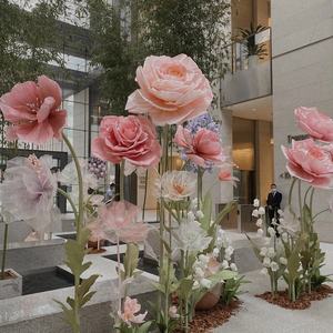 Set di Fiori Giganti Artificiali in Organza e Carta per Decorazione di Finestre, Matrimoni e Hotel - Product Image 1