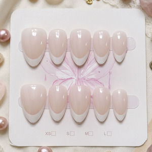 Faux ongles à porter transparents effet glace, couleur nude, forme amande courte moyenne, pour maquillage naturel, polyvalents pour le bureau, amovibles, produit fini - Product Image 6