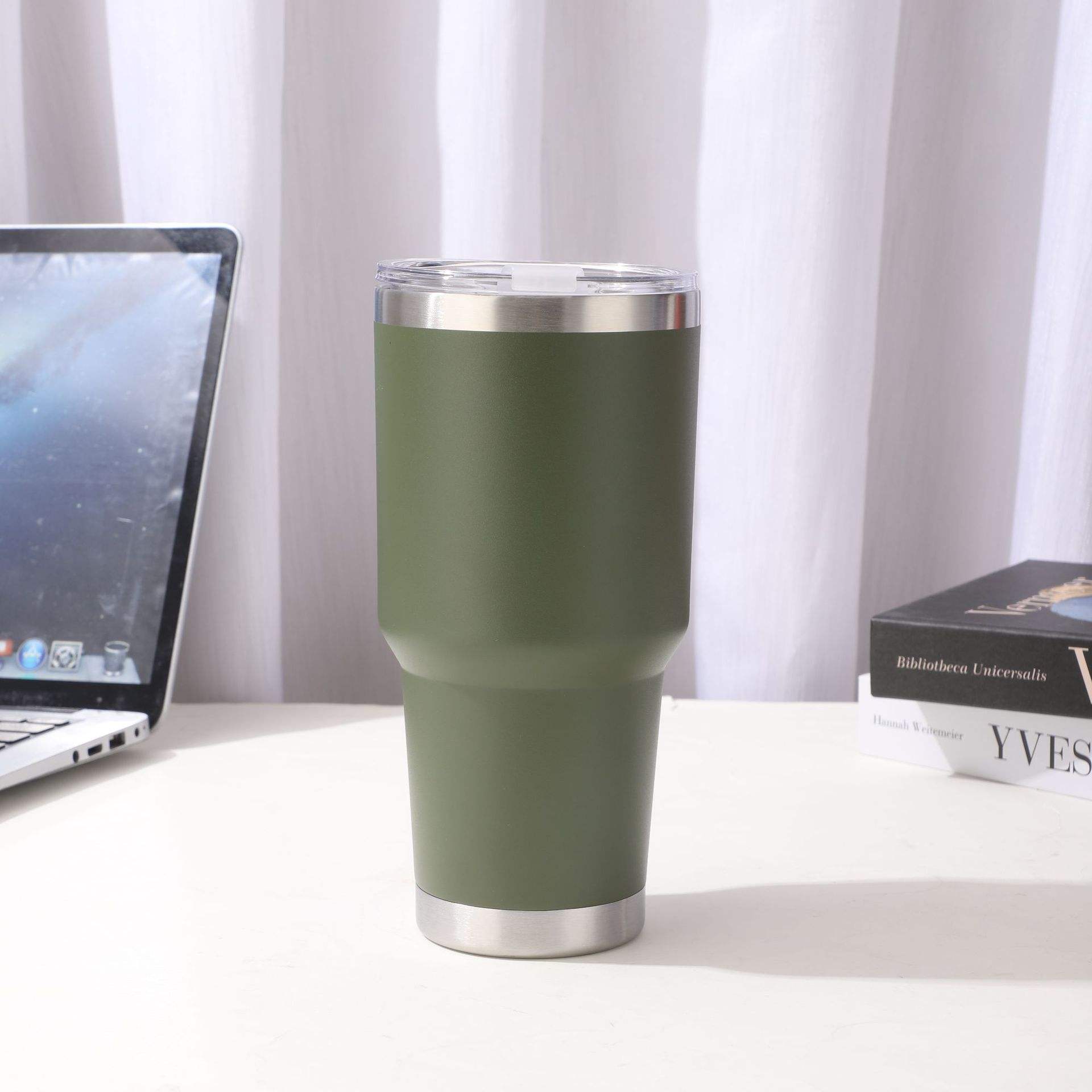 สีเขียว