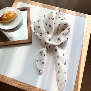 夏季春季女士女士时尚波尔卡圆点欧根纱仿真丝方巾65 * 65厘米 - Product Image 2