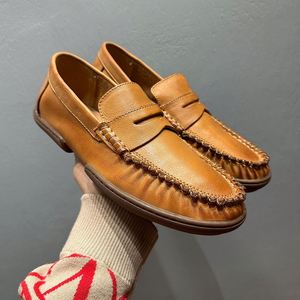 Chaussures en cuir décontractées pour hommes de style britannique authentique, nouvelles mocassins rétro à enfiler en cuir de vachette souple avec boucle, confortables toutes saisons, imprimées en 3D - Product Image 3