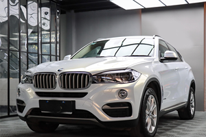 Vinilo para Rotulación de Vehículos, Rollo Blanco a Dorado, PET de Alto Brillo, 7.5/8.5mil, con Liberación de Aire, Autoadhesivo, para Cambio de Color Automotriz - Product Image 2