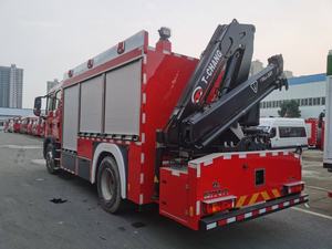 HOWO Rescue <b>Tanker</b> Featuring Folding-Arm Crane Towing Lighting 7001-10000L Capacity 65m Work Height - Product Image 4