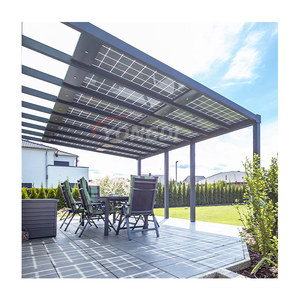 Système de pergola moderne avec panneaux solaires photovoltaïques en verre, fixation murale ou autoportante, pour terrasse ou patio. - Product Image 1