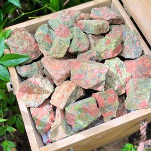 Vente en gros de pierres vertes naturelles de haute qualité, parfaites pour la collection à domicile, cadeau pour la Saint-Valentin - Product Image 2