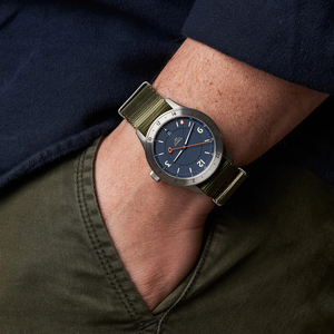 Montre classique en acier inoxydable 316L de 40 mm, technologie antichoc, montre mécanique GMT, alimentée par un mouvement 9075, 28 800 Bph / 4 Hz - Product Image 3