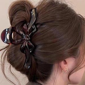 Pinza de Pelo Acrílica de Lujo con Diseño de Tiburón, Color Sólido, 13CM, para Niñas, Estilo Dulce, Venta al por Mayor, Fiesta, 2025 - Product Image 1
