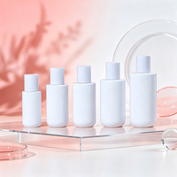 Flacon cosmétique en PET de 60-200 ml, forme Cosmo, avec bouchon à clapet à épaule plate, sérigraphié, pour distributeur de toner