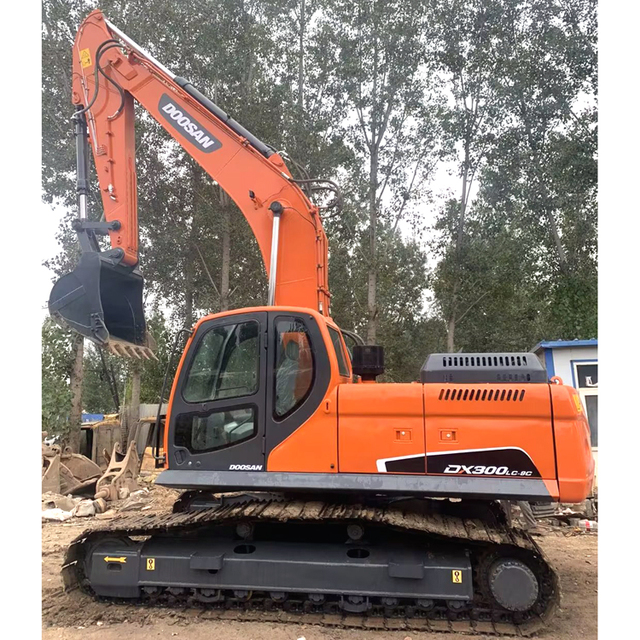 Cost-Effective Doosan Dx300 Used Hydraulic Excavator Crawler Machine 30T Digger Doosan DX300 Excavator