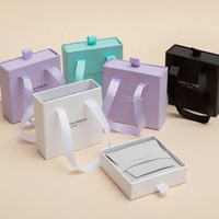 Boîtes de rangement pour boucles d'oreilles de luxe avec logo personnalisé imprimé, très vendues, avec sac en velours flanelle, boîte à bijoux en carton