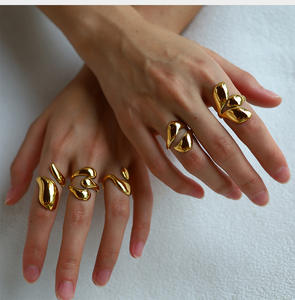 Bague en acier inoxydable durable avec texture de lave plaquée or 18 carats, bague ouverte réglable pour femmes, bijoux de luxe hypoallergéniques, cadeau - Product Image 2