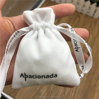 Pochette à bijoux à cordon en velours blanc à la mode pour bagues et boucles d'oreilles ruban de soie imprimé petit sac à bijoux d'emballage de mariage