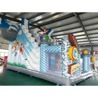 Château gonflable géant sur le thème de l'espace avec toboggan pour parc d'attractions