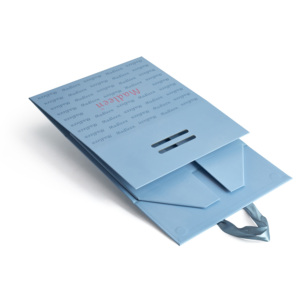 กล่องบรรจุภัณฑ์กระดาษแข็งพับได้แบบแม่เหล็กพกพาสะดวก ตัวอย่างฟรี สำหรับเสื้อผ้า กล่องของขวัญ โลโก้สั่งทำได้ - Product Image 2