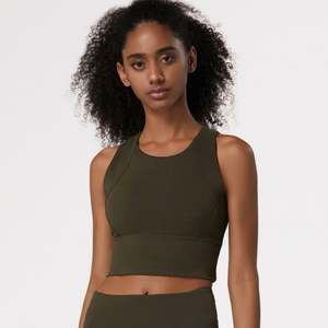 Soutien-gorge de sport à col <span class=keywords><strong>haut</strong></span> avec logo personnalisé pour femmes Débardeur de fitness respirant de grande taille pour la course et le yoga Position du logo avant antichoc - Product Image 3