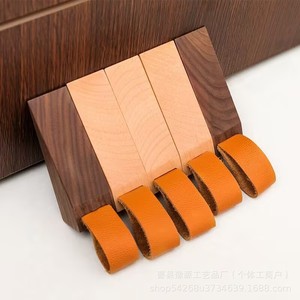 Butée de porte créative Yuyuan en bois massif, style nordique, anti-collision, coupe-vent, pour usage domestique - Product Image 3