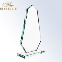Conception personnalisée De Jade Blanc Pomme de Verre Trophée
