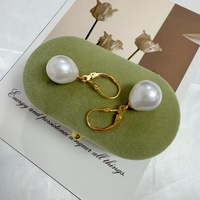 Boucles d'oreilles pendantes en perles baroques Edison blanches à fort lustre de 11-12 mm, avec fermoir français, vente en gros de bijoux