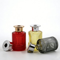 Bouteille diffuseur de parfum en verre givré personnalisable 30ml 50ml, vide, transparente, violette, rouge, de luxe, pour chambre d'hôtel, rechargeable, avec impression sérigraphique