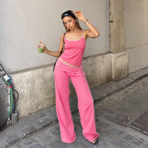Ensemble décontracté d'été pour femme : haut caraco rayé et pantalon large à taille pliante en maille côtelée – Tenue de détente deux pièces tendance - Product Image 4