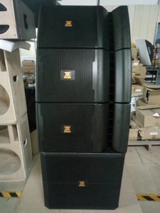Caisson de basses de 18 pouces, nouvelle alimentation directe depuis l'usine, en ligne Active, VRX918SP - Product Image 2