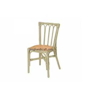 Chaise enfant en rotin faite à la main tendance 2026 pour location événementielle, mobilier bohème pour enfants, sièges décoratifs pour mariages et événements - Product Image 1