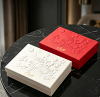 Boîte cadeau élégante en relief 3D avec fermeture magnétique en feuille d'or personnalisée, boîte rigide pour emballage de paniers-cadeaux, boîte cadeau avec fleurs en relief