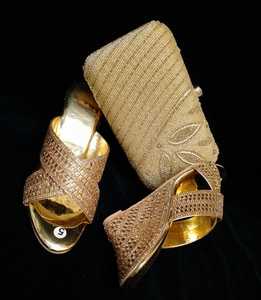 Sac à rabat en peau de serpent de luxe pour femmes, fait à la main, avec doublure en cuir véritable, fermeture à fermoir, bandoulière chaîne - Capacité 2-2,9 L, marque Aw - Product Image 2