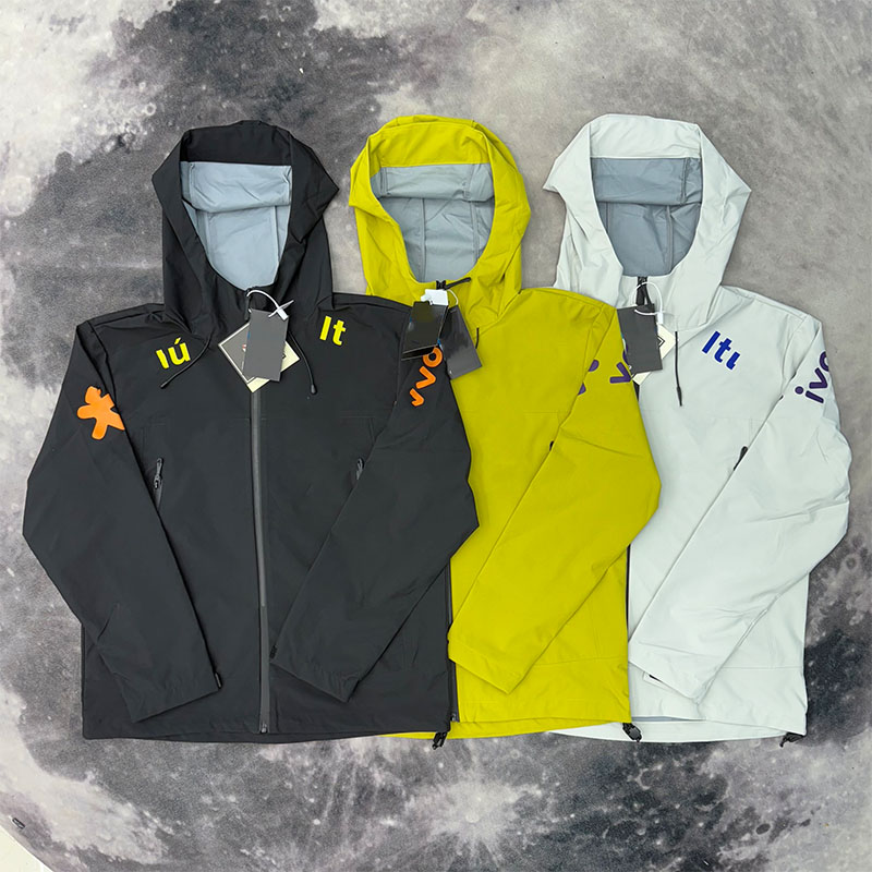 Veste Coupe-vent Independent - Noire, Taille M, Capuche, Logo Foil Truck Co - Occasion