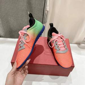 รองเท้าผ้าใบกีฬาแบบผูกเชือกไล่เฉดสีทันสมัยสำหรับผู้หญิง สวมใส่ได้ทุกวันและกิจกรรมกลางแจ้ง Valentinoing - Product Image 1