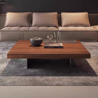 Table basse en bois massif carrée de luxe léger, style minimaliste grain wabi-sabi pour salon, usage domestique