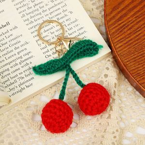 Llavero de Peluche Tejido a Mano con Forma de Fresa, Cereza, Zanahoria y Melocotón, Llavero DIY de Comida y Fruta de Simulación Tejida, Colgante para Bolso - Product Image 6