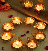 럭셔리 디자인 홈 장식 오일 램프 꽃 모양 황동 Akhand Diya 피탈 Jyot 디바 푸자 Deepak 테이블 Pooja에 대한 Diya