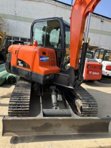 Mini pelleteuse sur chenilles Doosan DX60 de 6 tonnes utilisée avec moteur Yanmar au meilleur prix et garantie d'un an - Product Image 3