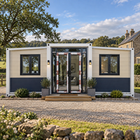Maison conteneur de luxe à double aile avec mur-rideau en verre extensible, salon, cuisine, salle de bain