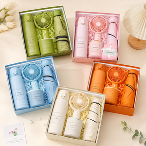 Set di Bottiglie d'Acqua Personalizzate con Logo e Scatola Regalo in Carta, Souvenir Unico per Ospiti di Matrimoni e Compleanni - Product Image 1