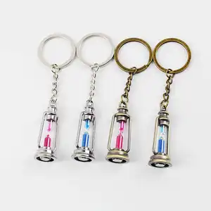 Gantungan kunci lentera rantai jam pasir bentuk lampu logam, gantungan kunci pasangan, gantungan kunci baru, hadiah terbaik untuk pria dan wanita