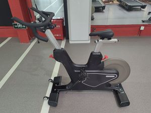 Bicicleta <span class=keywords><strong>de</strong></span> <span class=keywords><strong>Spinning</strong></span> Magnética Comercial MND Serie Premium, Ciclo Indoor para Quemar <span class=keywords><strong>Grasa</strong></span>, Ideal para Estudios - Product Image 5