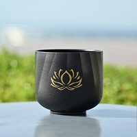 Bol chantant en cristal de quartz givré Jinfang avec lotus doré gravé, 432 Hz 440 Hz, 6-16 pouces, pour la guérison sonore et le yoga