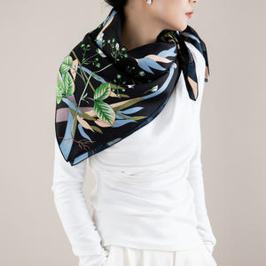 <span class=keywords><strong>Foulard</strong></span> carré en soie naturelle à double impression <span class=keywords><strong>90x90cm</strong></span> pour artistes indépendants - Product Image 2