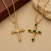 Collier pendentif chic de style français en acier inoxydable plaqué or 18 carats avec croix et goutte d'eau ornées de strass
