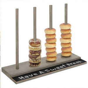 ขาตั้ง<span class=keywords><strong>โดนัท</strong></span>ทำจากไม้สีเทาแบบชนบทพร้อมแผงกระดานดำ - Product Image 1