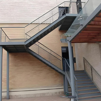 Escalier d'évacuation industriel extérieur en acier, type droit ou en angle, plateforme d'escalier métallique de sécurité pour usine et bâtiment commercial