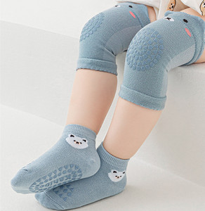 Juego de <span class=keywords><strong>calcetines</strong></span> de algodón y rodilleras antisaltos de color sólido para bebés y niños pequeños que gatean - Product Image 2