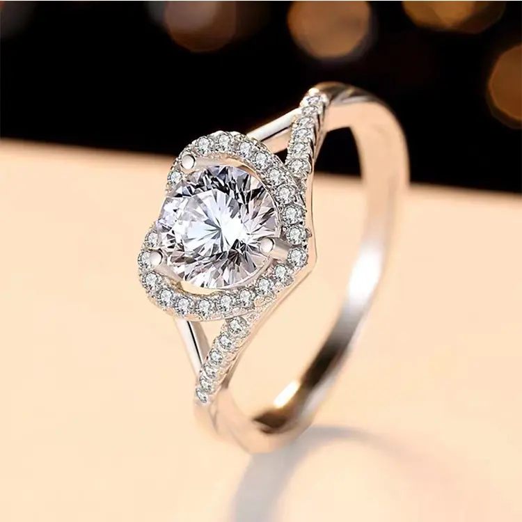 Platinum Plated Wedding Ring For Women Moissanite Heart Diamond Engagement Rings Imitation Diamond Six Claw Moissanite Ring