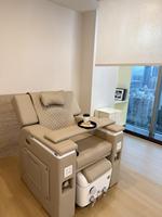 Fauteuil de pédicure multifonctionnel inclinable avec massage et bain de pieds, idéal pour salon de manucure, institut de beauté et espace de relaxation.