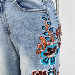 Pantalones Vaqueros de Mujer con Bordado Floral, Diseño OEM, Cintura Alta, Estilo Casual, Lavado Tradicional - Product Image 6