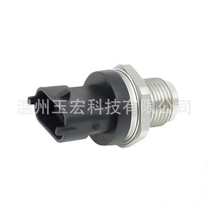 Capteur de pression de carburant Common Rail 0281006018 WE01-13-GC0 à montage fileté pour Mazda Ford - Product Image 1