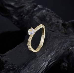 Anillo de Plata de Ley S925 con Moissanita y Seis Garras Laterales Clásico 2026, Regalo de Aniversario o Propuesta, Anillo Delgado y Versátil - Product Image 6