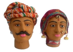 Sculpture de couple en résine artisanale, art indien traditionnel, décoration de table, décoration d'intérieur, ornement pour le salon - Product Image 3
